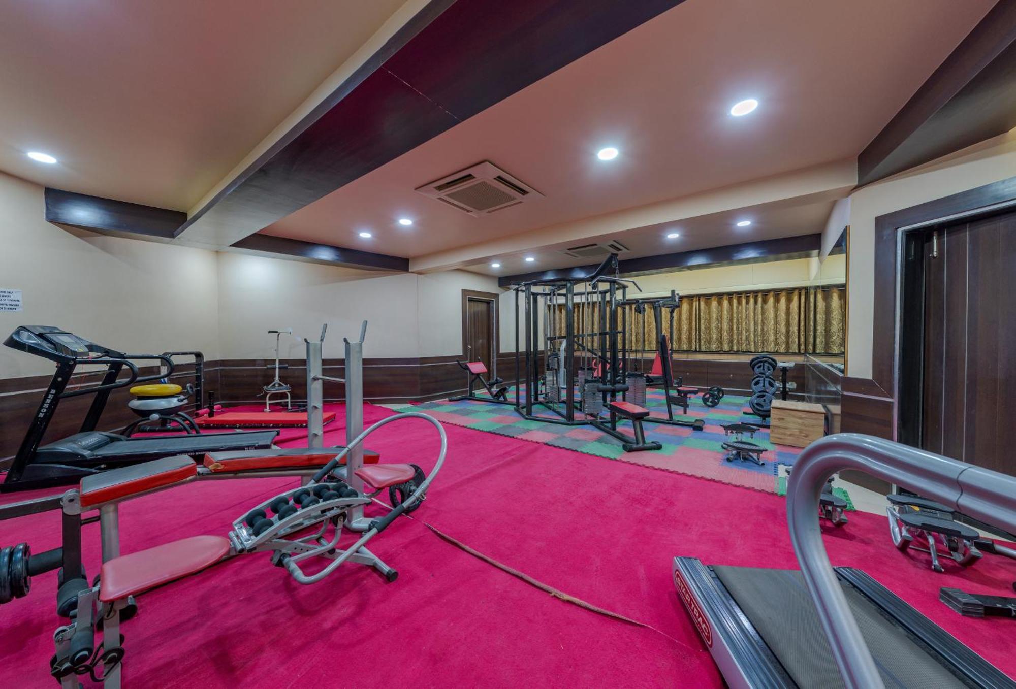 Hotel Surya Executive Solapur Exterior foto