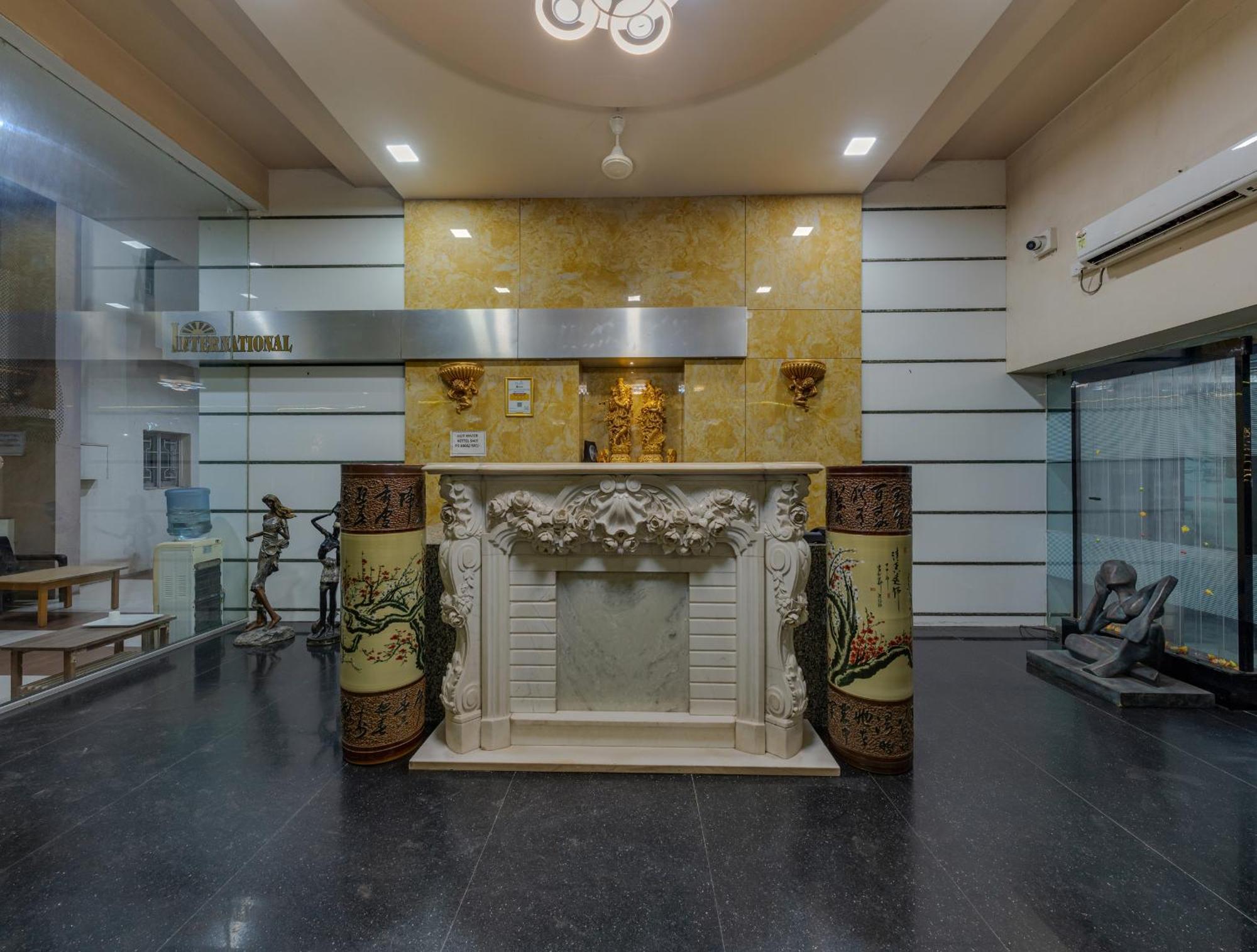 Hotel Surya Executive Solapur Exterior foto