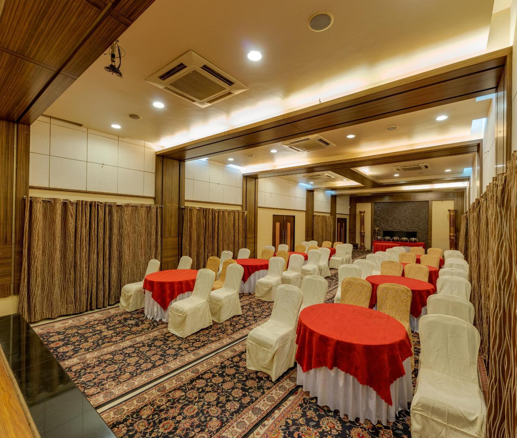 Hotel Surya Executive Solapur Exterior foto