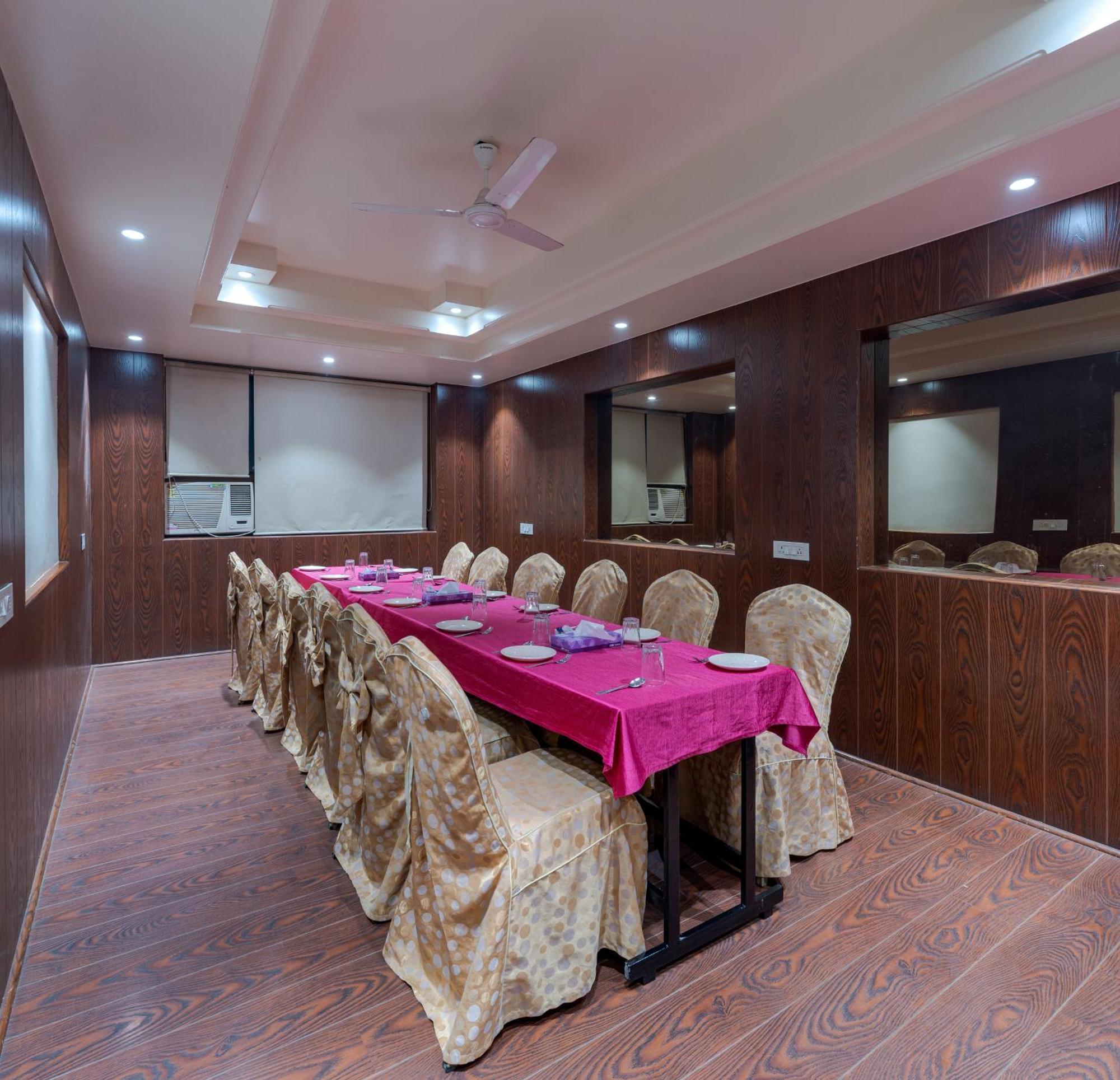 Hotel Surya Executive Solapur Exterior foto