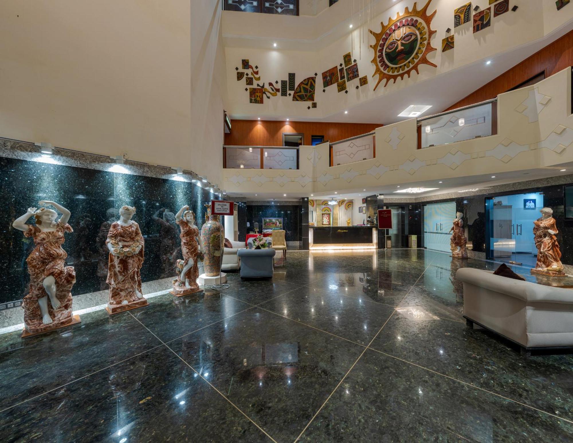 Hotel Surya Executive Solapur Exterior foto